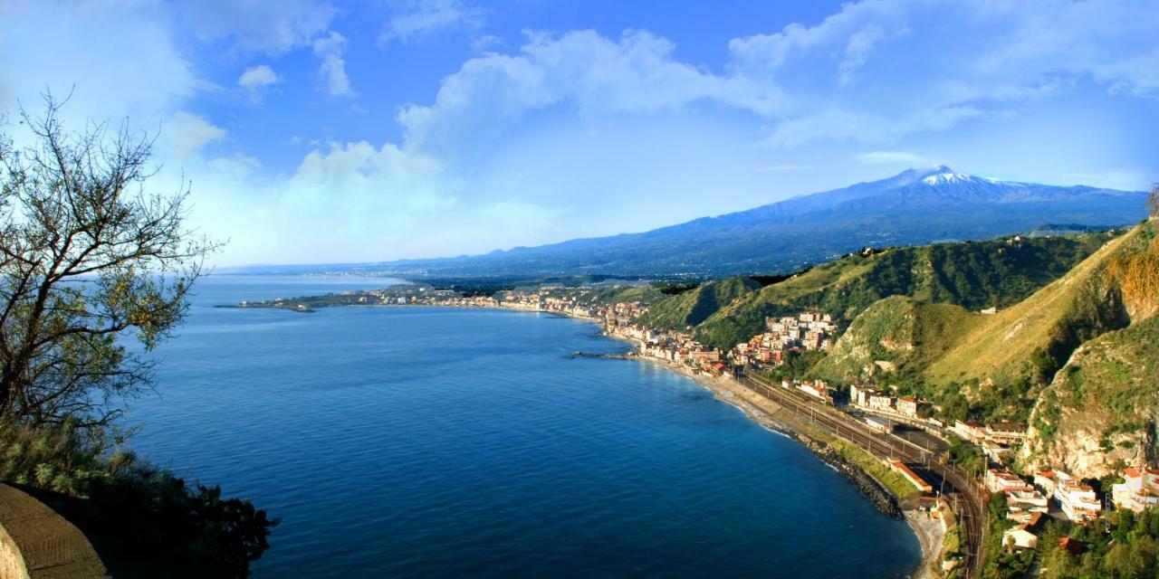 Taormina Holidays Giardini Naxos Bagian luar foto